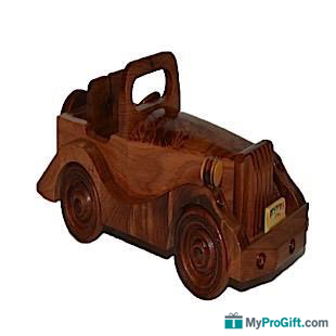 Mini voiture en thuya-104358